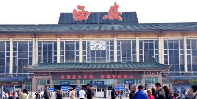 高冠瀑布旅游攻略-瀑布门票多少钱(图4) 高冠瀑布旁边的山_高冠瀑布旅游攻略_瀑布门票多少钱