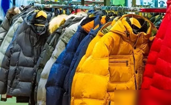 高档羽绒服时尚款_高档时尚羽绒服_高档羽绒服