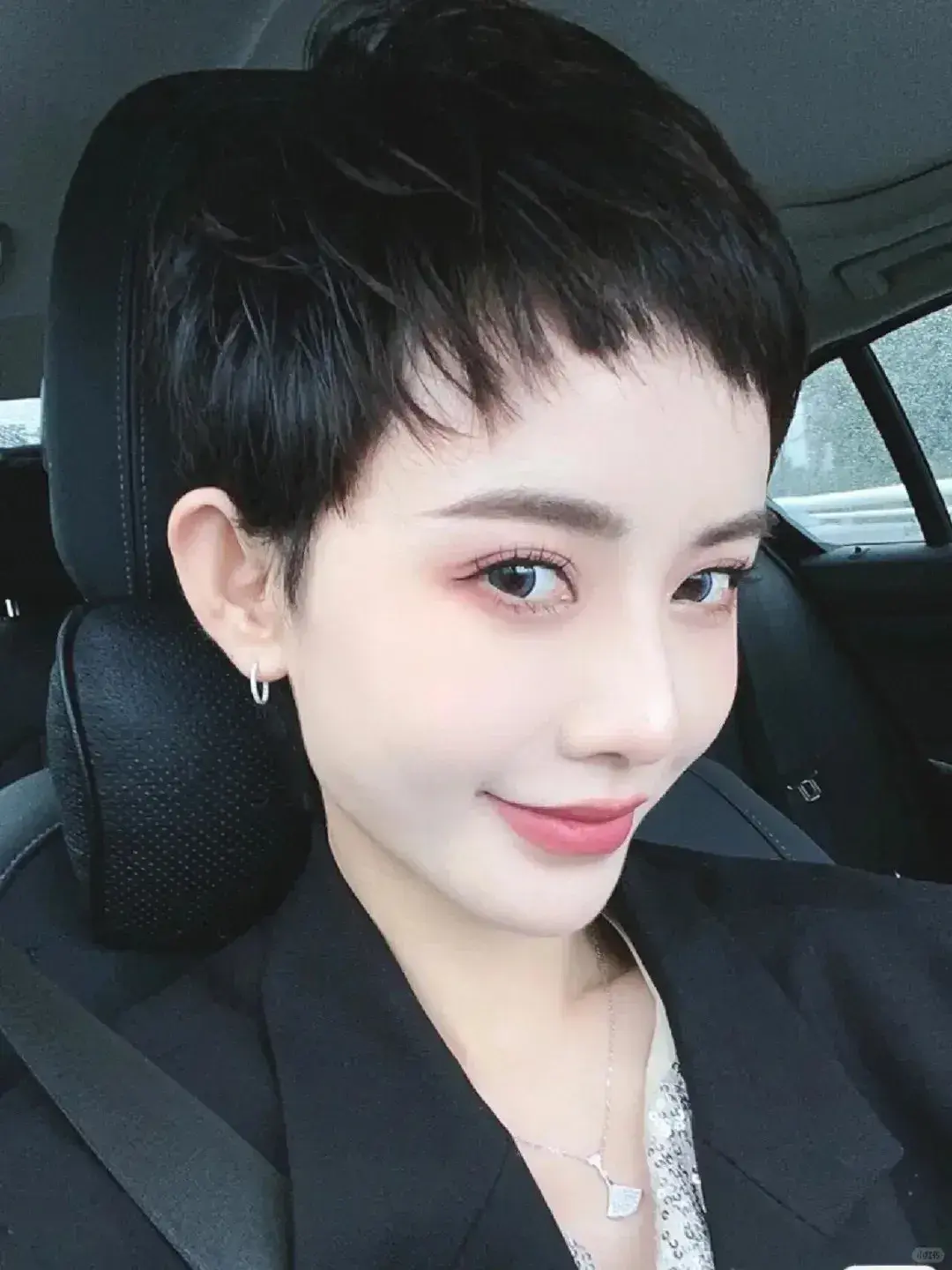 时尚洋气短发图片_短发时尚洋气图片女_短发时尚洋气图片大全