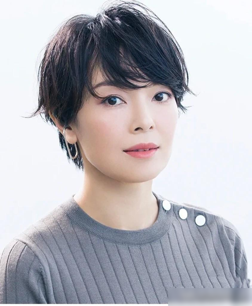 时尚洋气短发图片_短发时尚发型女_短发时尚洋气图片女