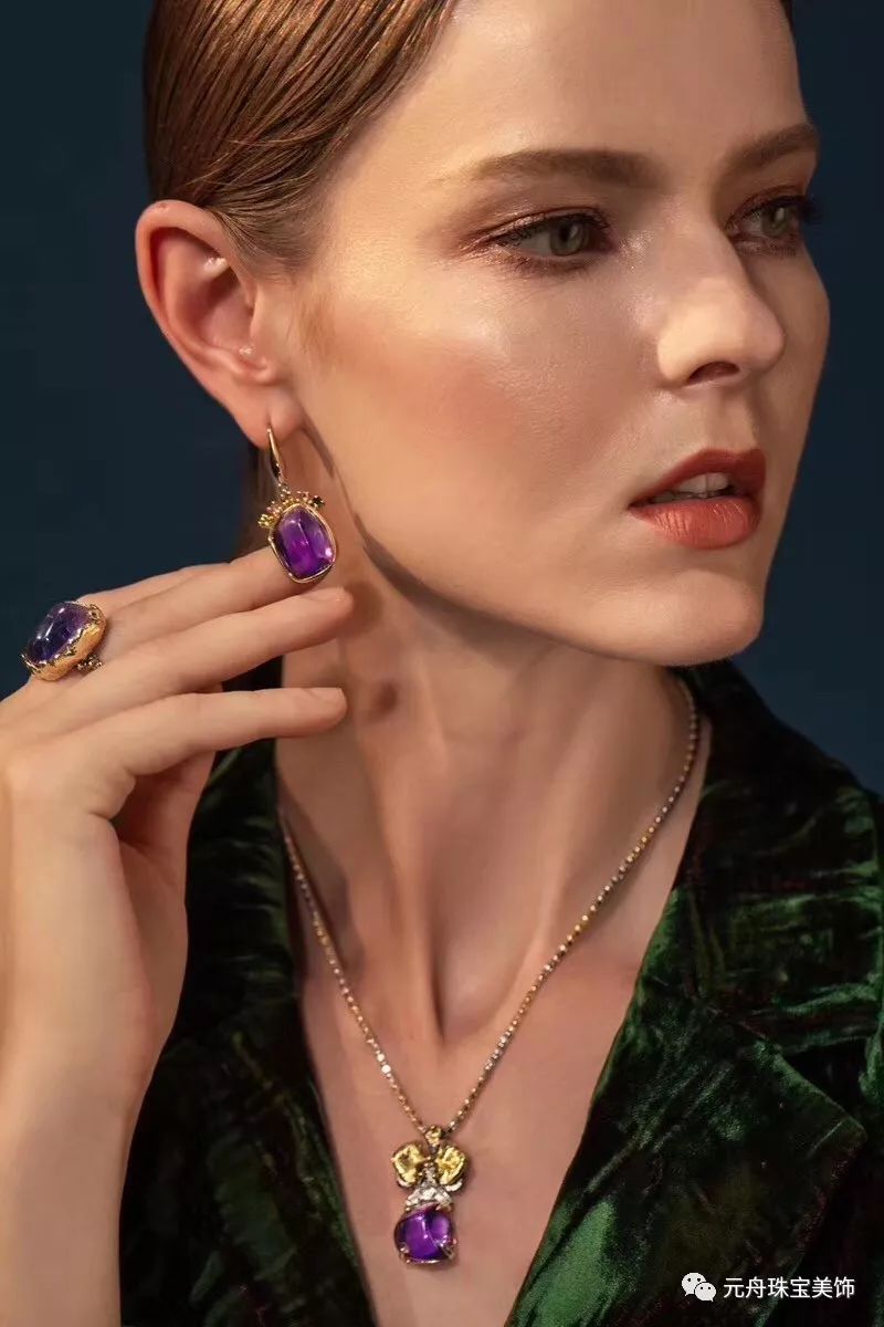 戒指时尚师设计师是谁_时尚设计师戒指_戒指时尚师设计图