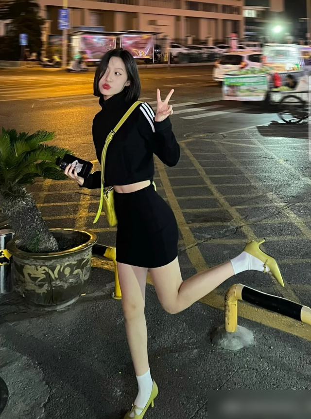 2020最时尚鞋袜搭配_鞋袜配什么裤子好看_连裤袜配什么鞋子时尚