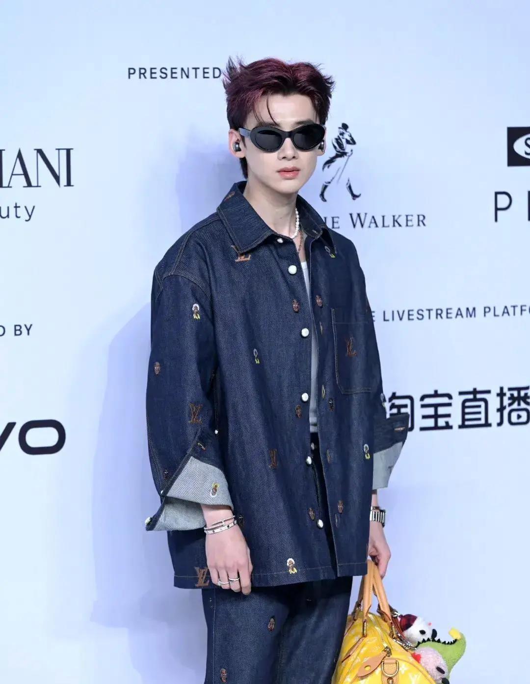 时尚盛典白敬亭_白敬亭品质盛典_白敬亭时尚大片