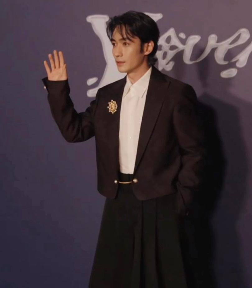 时尚盛典白敬亭_白敬亭时尚芭莎红毯_白敬亭活动现场