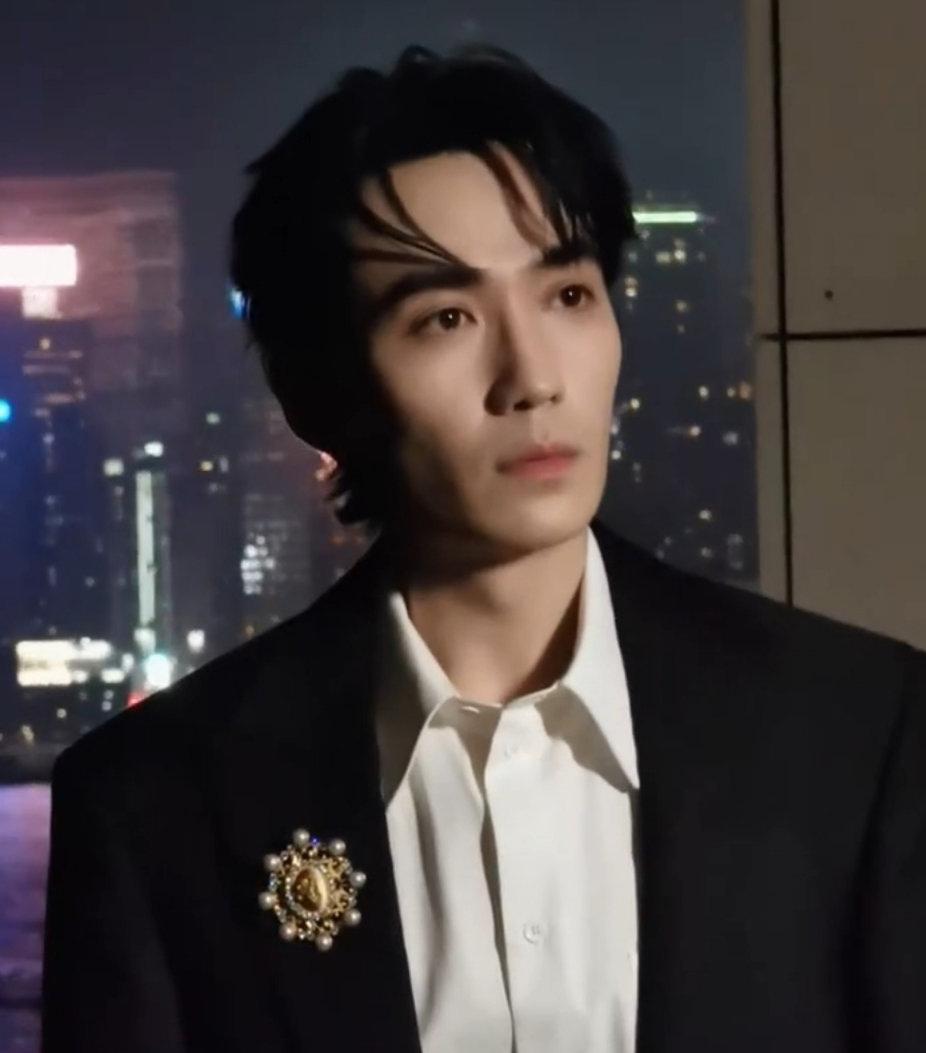 白敬亭活动现场_时尚盛典白敬亭_白敬亭时尚芭莎红毯