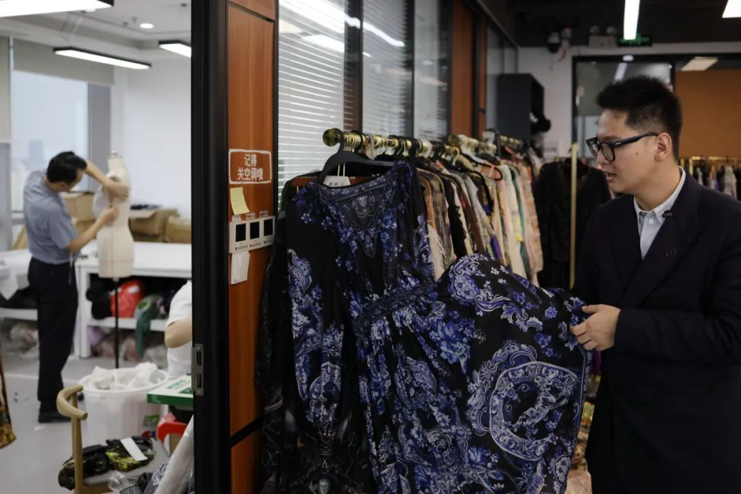 深圳时尚货架-深圳市时尚货架有限公司(图10) 深圳时尚货架_深圳货架制_深圳市时尚货架有限公司