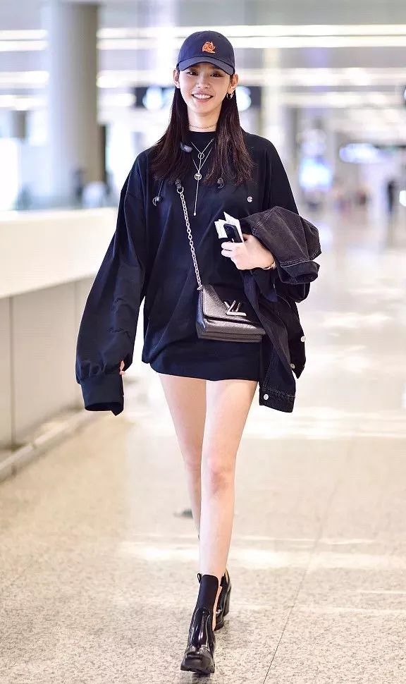 卡通图案卫衣时尚-卡通服装效果图(图13) 卡通服装效果图_卡通服装图片手绘_卡通图案卫衣时尚