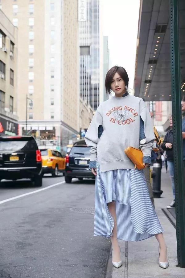 卡通图案卫衣时尚-卡通服装效果图(图24) 卡通服装图片手绘_卡通图案卫衣时尚_卡通服装效果图