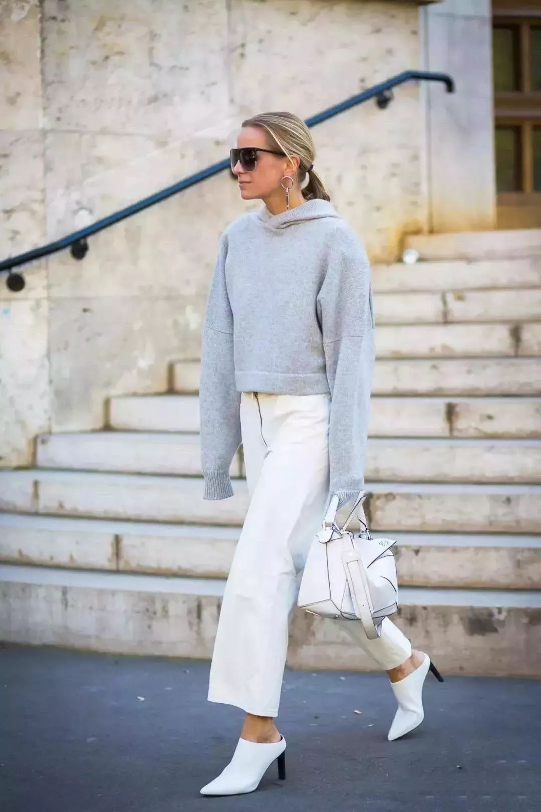 卡通图案卫衣时尚-卡通服装效果图(图33) 卡通图案卫衣时尚_卡通服装效果图_卡通服装图片手绘