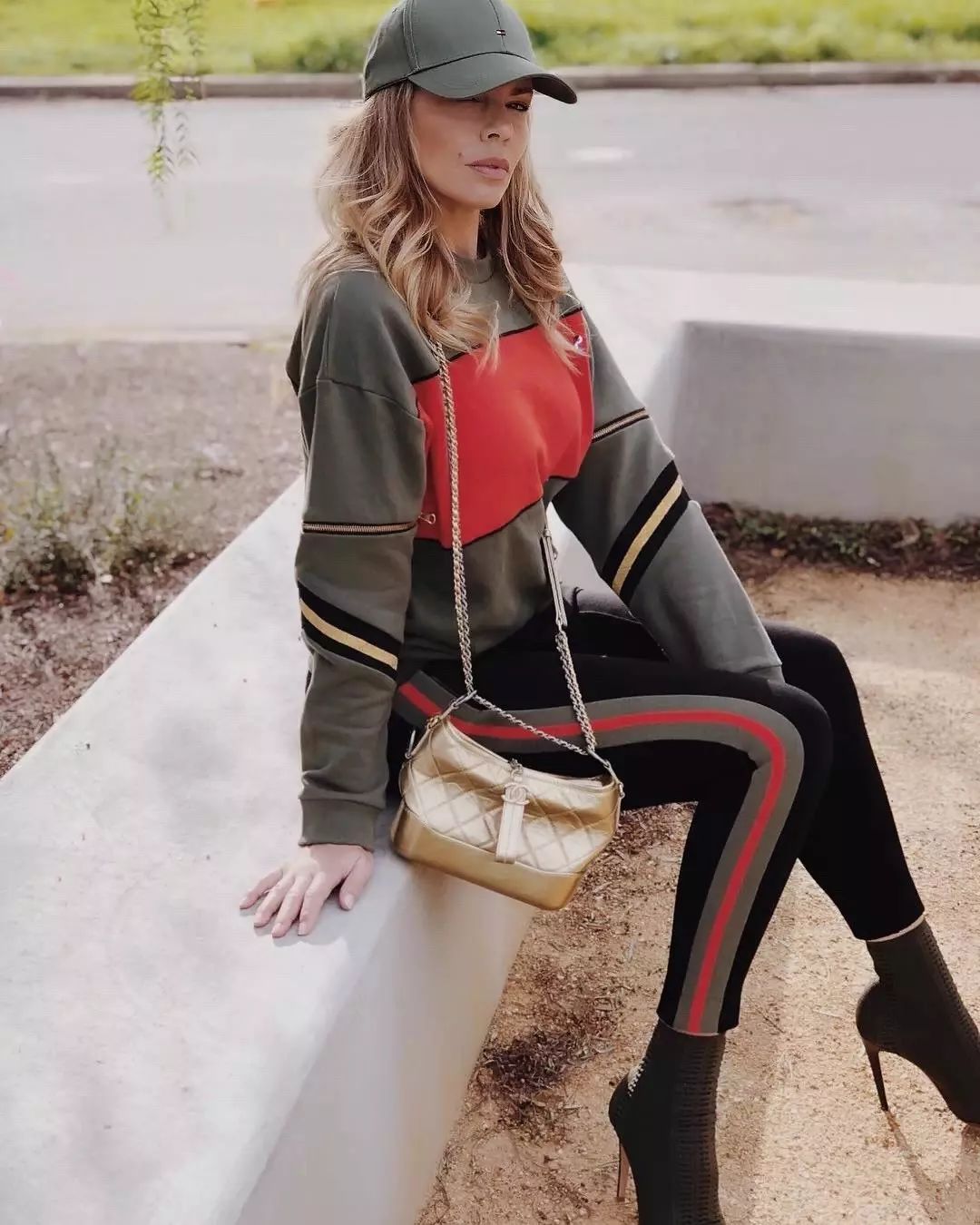 卡通图案卫衣时尚-卡通服装效果图(图45) 卡通服装效果图_卡通服装图片手绘_卡通图案卫衣时尚