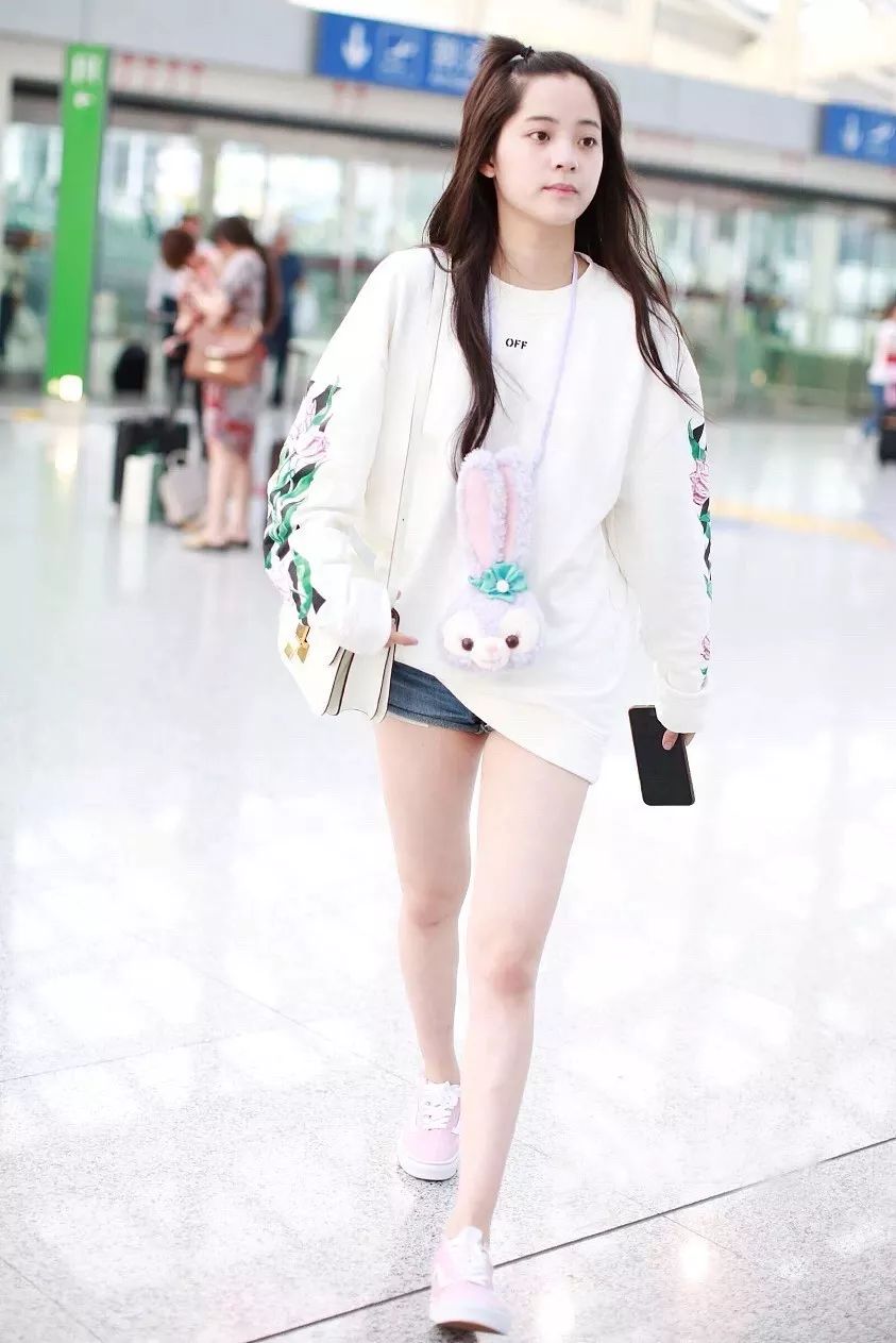 卡通图案卫衣时尚-卡通服装效果图(图10) 卡通服装图片手绘_卡通图案卫衣时尚_卡通服装效果图