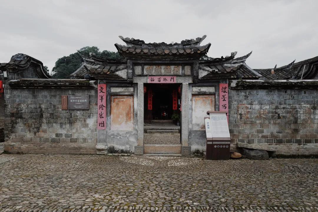 龙岩山国家森林公园_龙岩的山_龙岩冠豸山旅游攻略