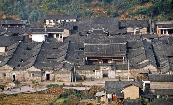 龙岩的山_龙岩冠豸山旅游攻略_龙岩山国家森林公园