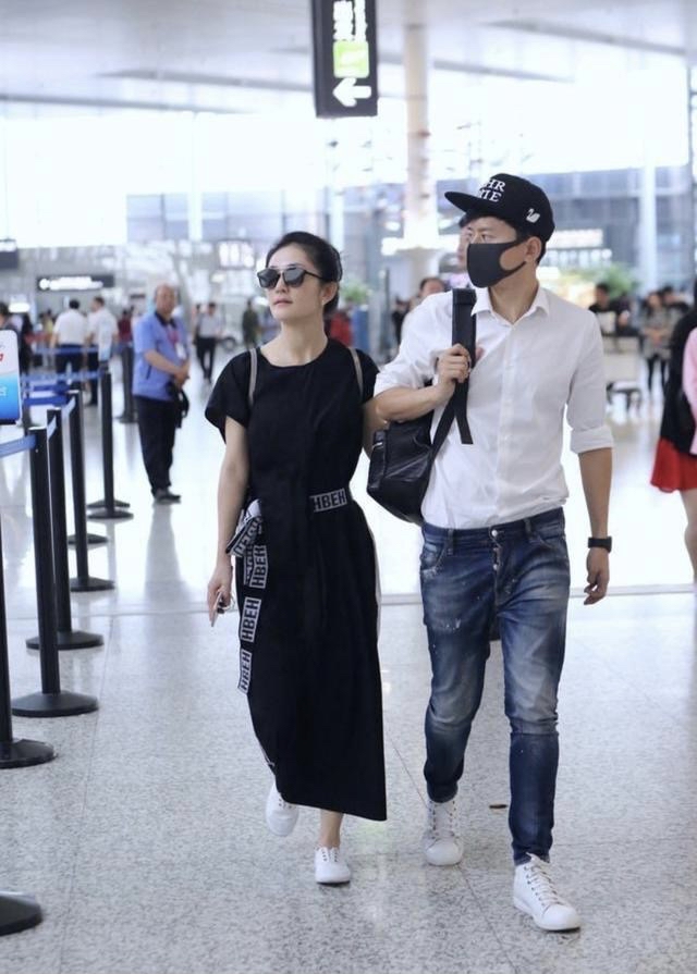 张杰时尚-张杰时尚芭莎(图2) 张杰时尚_张杰时尚先生_张杰时尚芭莎