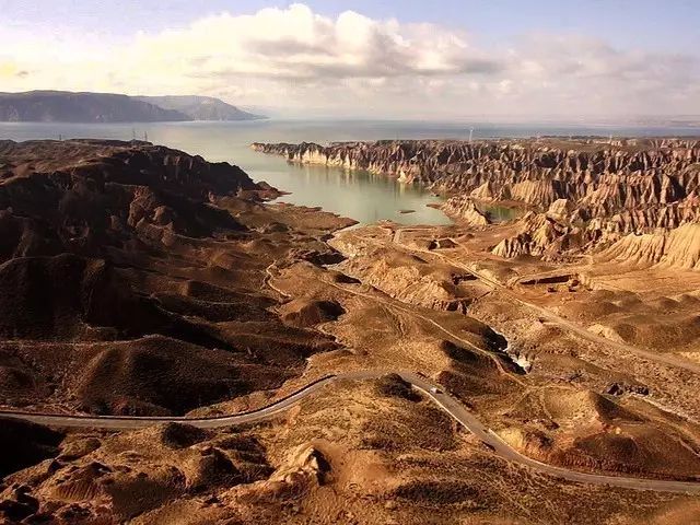 青海旅游攻略国家地质公园_青海国家地质公园真是太美了_青海国家地质公园海拔多少米