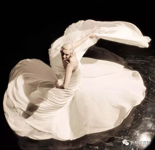 世界时尚摄影大师_国际知名时尚摄影师_世界时尚摄影师网站