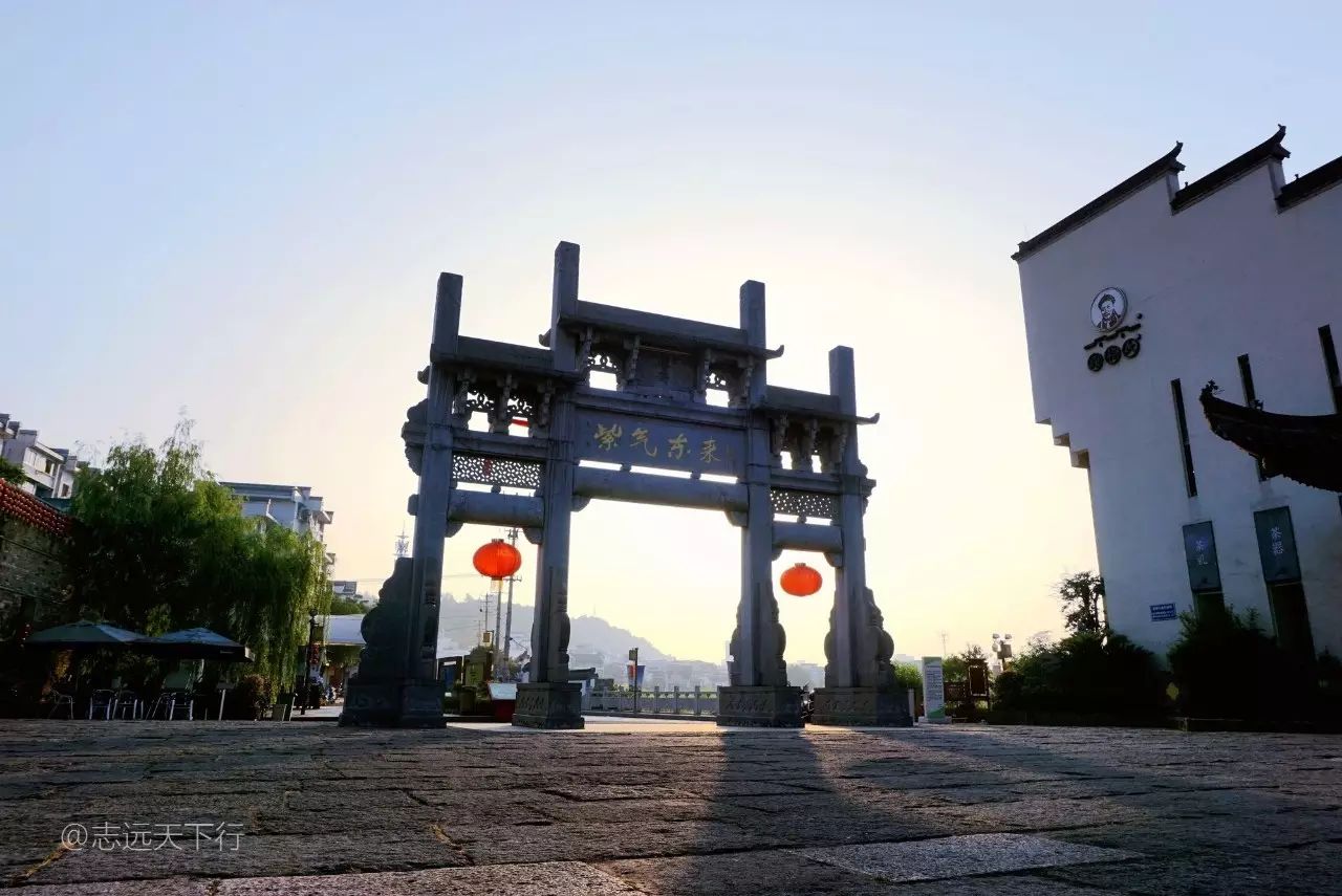 屯溪老街美食攻略_屯溪老街长什么样_屯溪老街旅游攻略小吃