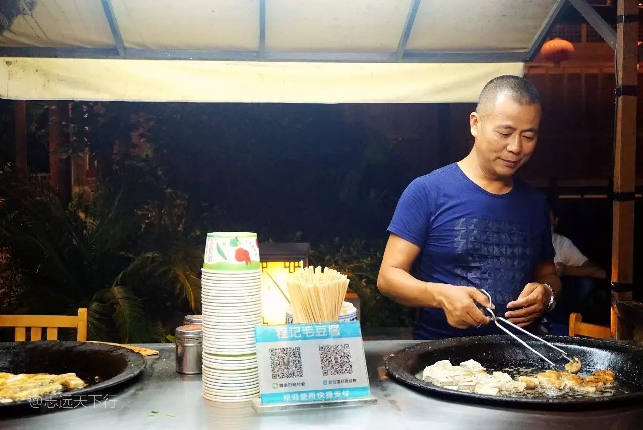 屯溪老街长什么样_屯溪老街旅游攻略小吃_屯溪老街美食攻略
