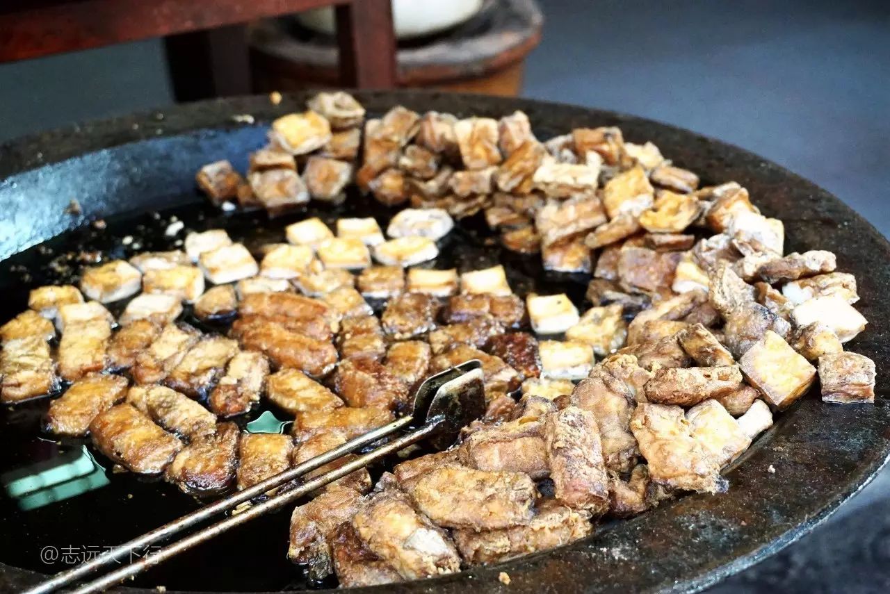 屯溪老街美食攻略_屯溪老街长什么样_屯溪老街旅游攻略小吃