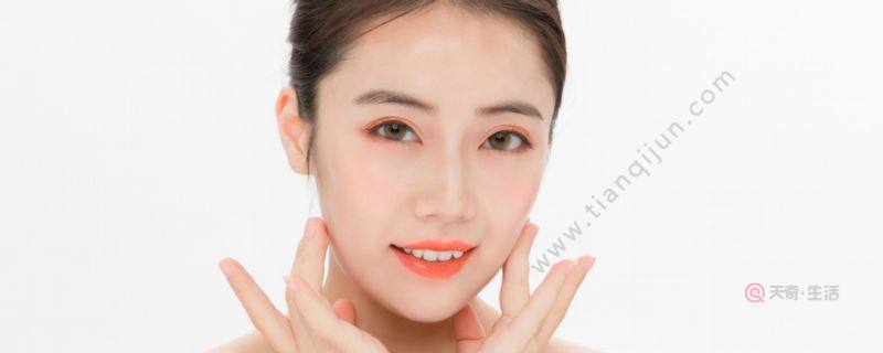 梦妆山茶凝时适合年龄 梦妆山茶凝时适合哪个年龄(图1) 梦妆山茶凝时适合年龄